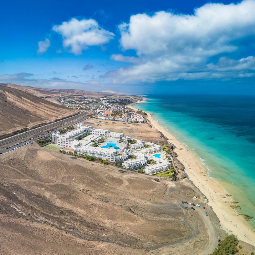 Holiday Program, Tenerife, Gran Kanária, Lanzarote, Fuerteventura, Kanári szigetek, Idegen vezetés, Magyarúl, Program, Túra, Buszos kirándulás, Nyaralás, hajó kirándulás, programok vízem, földön és levegőben