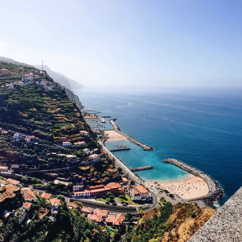 Holiday Program, Tenerife, Gran Kanária, Lanzarote, Fuerteventura, Kanári szigetek, Idegen vezetés, Magyarúl, Program, Túra, Buszos kirándulás, Nyaralás, hajó kirándulás, programok vízem, földön és levegőben