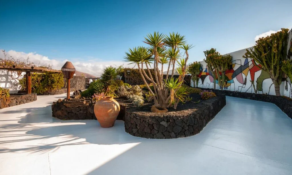 Holiday Program, Lanzarote, Kanári szigetek, Idegen vezetés, Magyarúl, Program, Túra, Buszos kirándulás, Nyaralás, hajó kirándulás, programok vízem, földön és levegőben