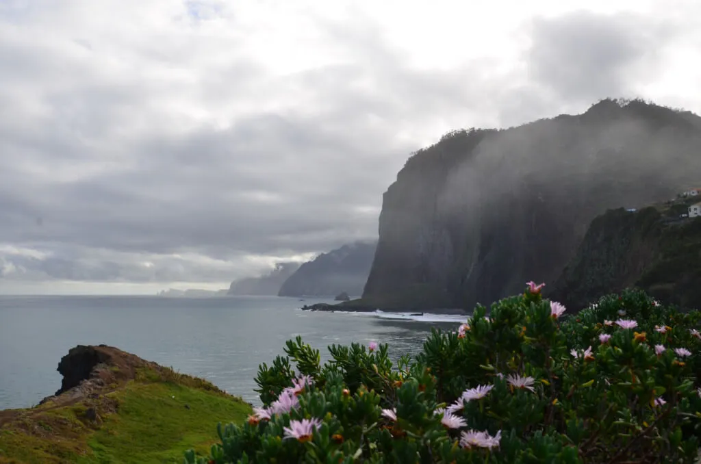 Holiday Program, Madeira, Idegen vezetés, Magyarul, Program, Túra, Buszos kirándulás, Nyaralás, hajó kirándulás, programok vizen, földön és levegőben