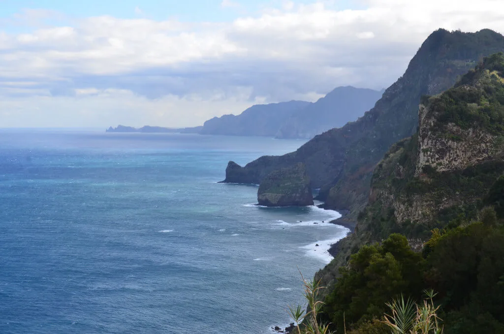 Holiday Program, Madeira, Idegen vezetés, Magyarul, Program, Túra, Buszos kirándulás, Nyaralás, hajó kirándulás, programok vizen, földön és levegőben
