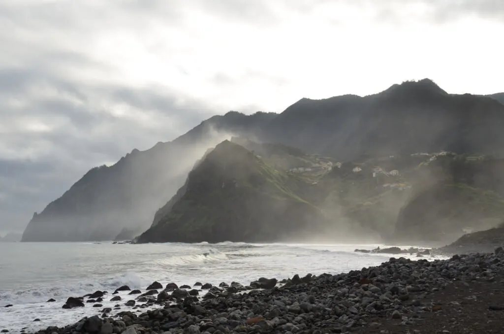 Holiday Program, Madeira, Idegen vezetés, Magyarul, Program, Túra, Buszos kirándulás, Nyaralás, hajó kirándulás, programok vizen, földön és levegőben