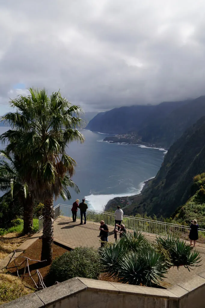 Holiday Program, Madeira, Idegen vezetés, Magyarul, Program, Túra, Buszos kirándulás, Nyaralás, hajó kirándulás, programok vizen, földön és levegőben