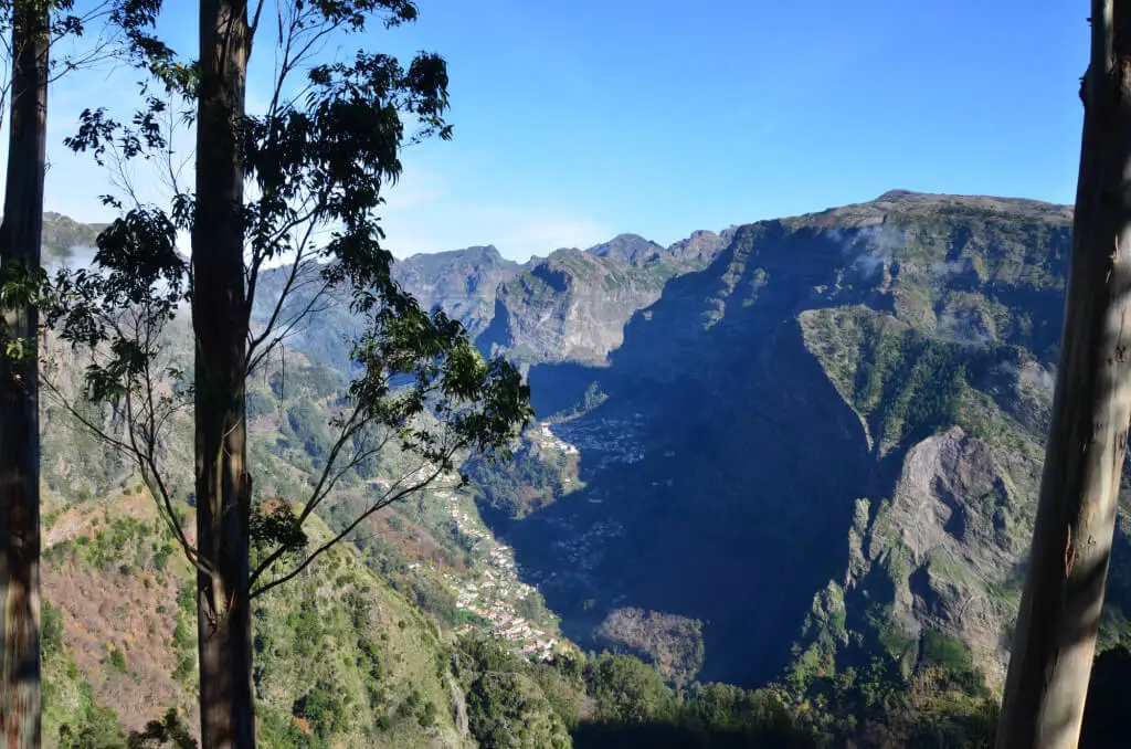 Holiday Program, Madeira, Idegen vezetés, Magyarul, Program, Túra, Buszos kirándulás, Nyaralás, hajó kirándulás, programok vizen, földön és levegőben