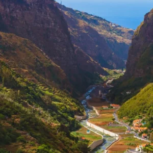 Holiday Program, Madeira, Idegen vezetés, Magyarul, Program, Túra, Buszos kirándulás, Nyaralás, hajó kirándulás, programok vizen, földön és levegőben