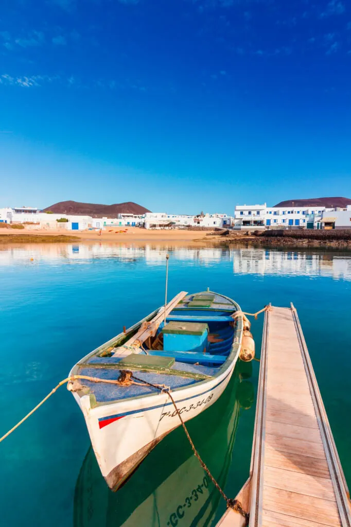 Holiday Program, Lanzarote, Kanári szigetek, Idegen vezetés, Magyarúl, Program, Túra, Buszos kirándulás, Nyaralás, hajó kirándulás, programok vízem, földön és levegőben