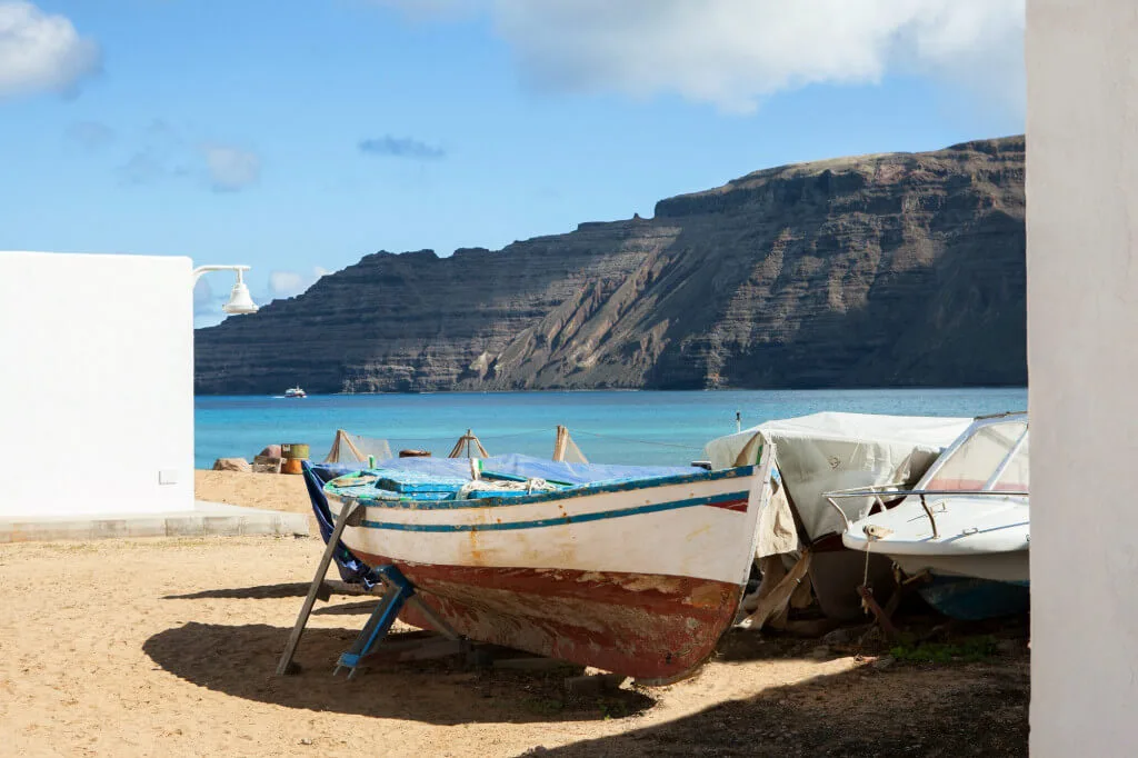 Holiday Program, Lanzarote, Kanári szigetek, Idegen vezetés, Magyarúl, Program, Túra, Buszos kirándulás, Nyaralás, hajó kirándulás, programok vízem, földön és levegőben