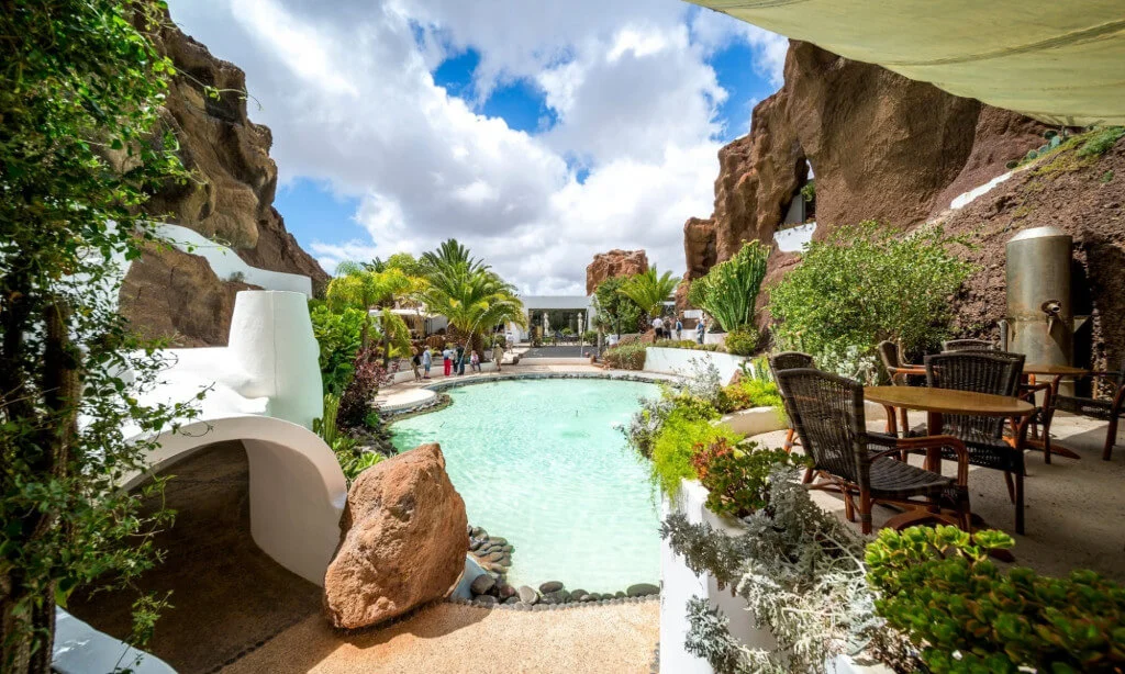 Holiday Program, Lanzarote, Kanári szigetek, Idegen vezetés, Magyarúl, Program, Túra, Buszos kirándulás, Nyaralás, hajó kirándulás, programok vízem, földön és levegőben