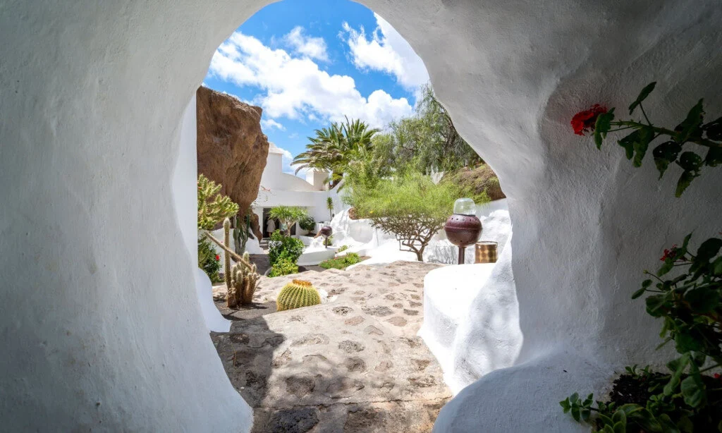 Holiday Program, Lanzarote, Kanári szigetek, Idegen vezetés, Magyarúl, Program, Túra, Buszos kirándulás, Nyaralás, hajó kirándulás, programok vízem, földön és levegőben