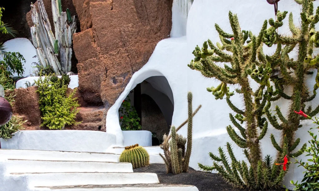 Holiday Program, Lanzarote, Kanári szigetek, Idegen vezetés, Magyarúl, Program, Túra, Buszos kirándulás, Nyaralás, hajó kirándulás, programok vízem, földön és levegőben