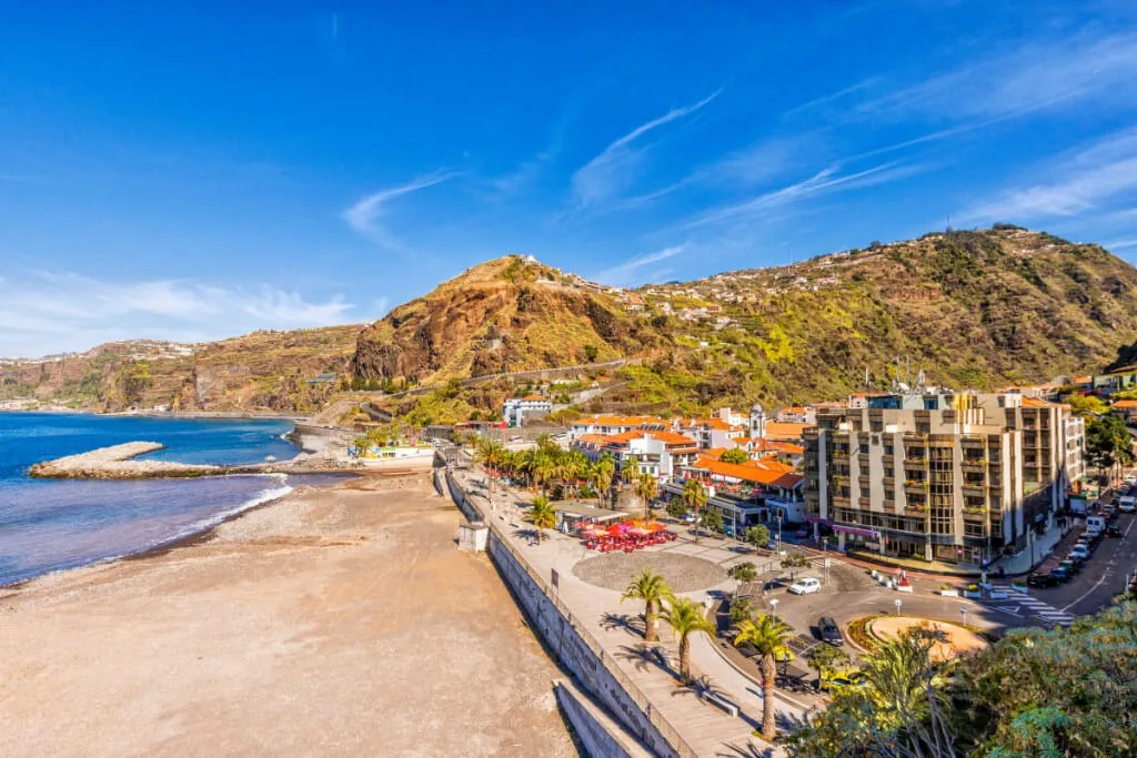 Holiday Program, Madeira, Idegen vezetés, Magyarul, Program, Túra, Buszos kirándulás, Nyaralás, hajó kirándulás, programok vizen, földön és levegőben