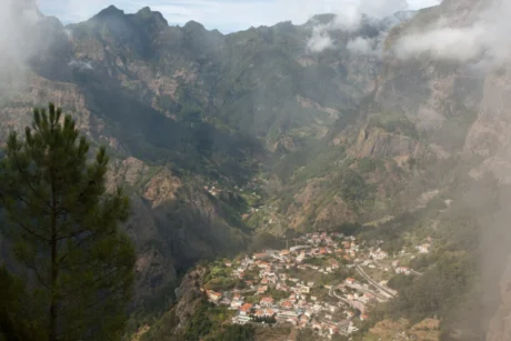 Holiday Program, Madeira, Idegen vezetés, Magyarúl, Program, Túra, Buszos kirándulás, Nyaralás, hajó kirándulás, programok vízem, földön és levegőben