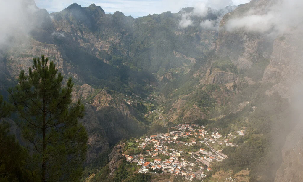 Holiday Program, Madeira, Idegen vezetés, Magyarúl, Program, Túra, Buszos kirándulás, Nyaralás, hajó kirándulás, programok vízem, földön és levegőben