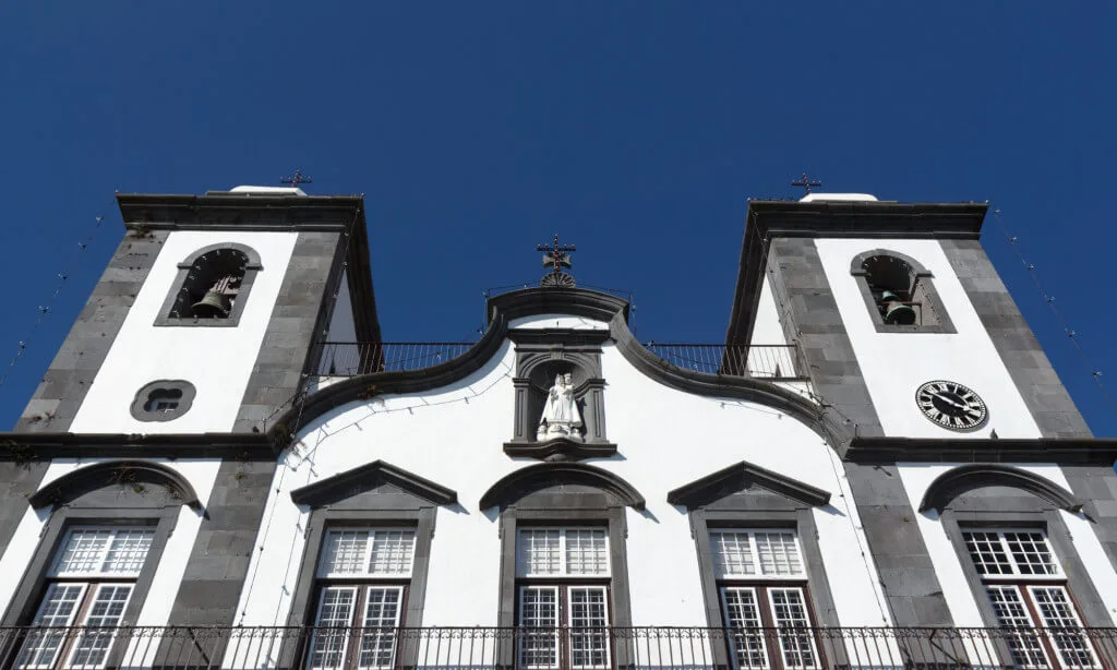 Holiday Program, Madeira, Idegen vezetés, Magyarúl, Program, Túra, Buszos kirándulás, Nyaralás, hajó kirándulás, programok vízem, földön és levegőben
