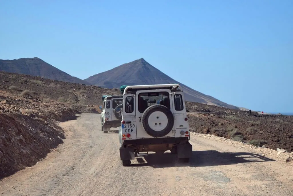 Holiday Program, Fuerteventura, Idegen vezetés, Magyarúl, Program, Túra, Buszos kirándulás, Nyaralás, hajó kirándulás, programok vizen, földön és levegőben